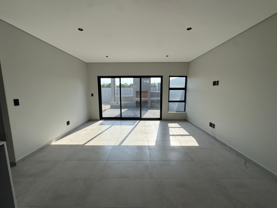 To Let 4 Bedroom Property for Rent in Sandown Estate Western Cape